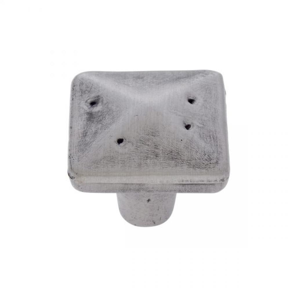 BEDROCK RUSTIC SQUARE KNOB NICKLE